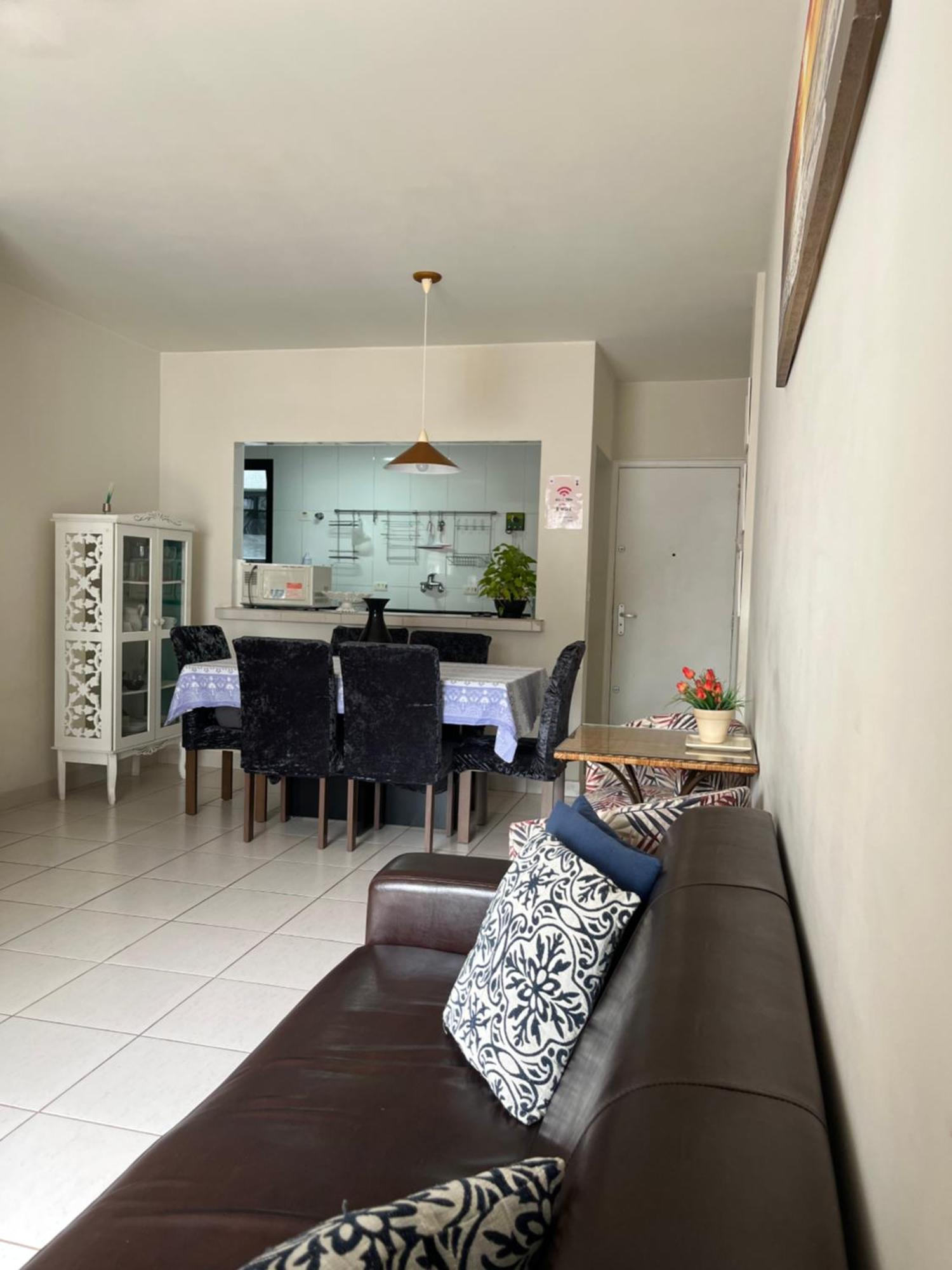 Apartamento Amplo A Menos De 400 Metros Da Praia Localizado Proximo A Praca Da Brunella, Area Nobre Do Guaruja. Exterior photo
