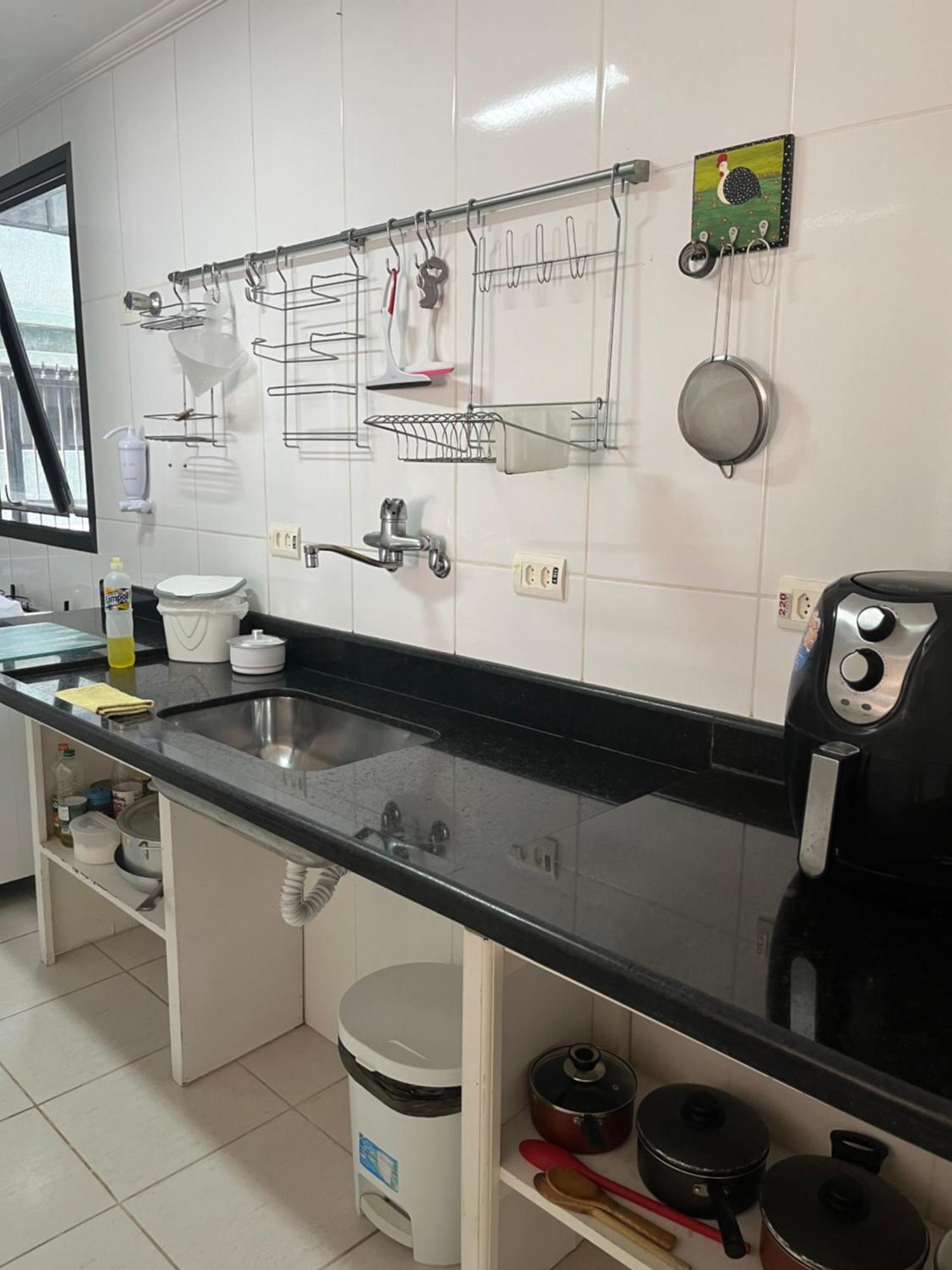 Apartamento Amplo A Menos De 400 Metros Da Praia Localizado Proximo A Praca Da Brunella, Area Nobre Do Guaruja. Exterior photo